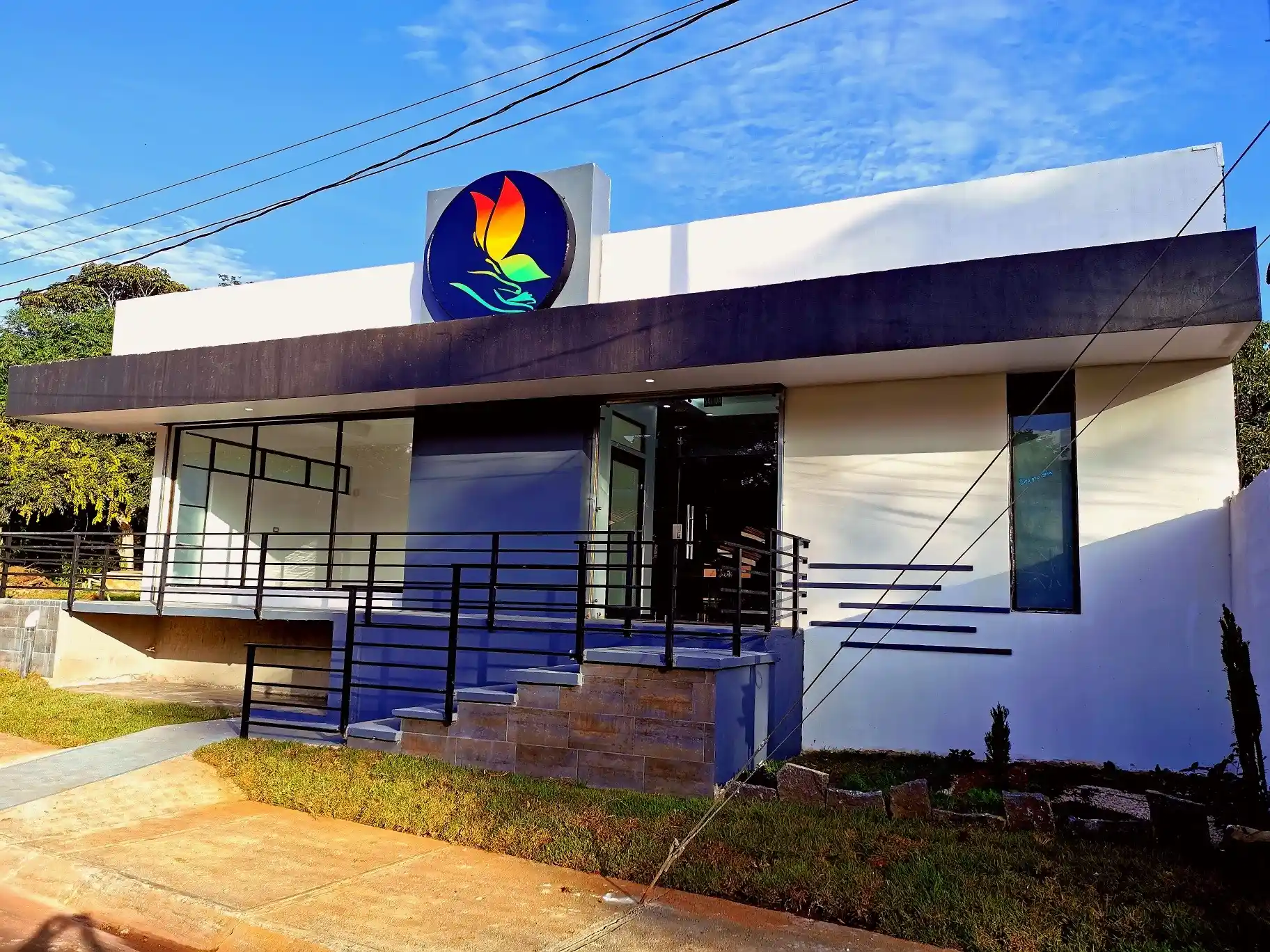 Clínica con parqueo privado en Pérez Zeledón