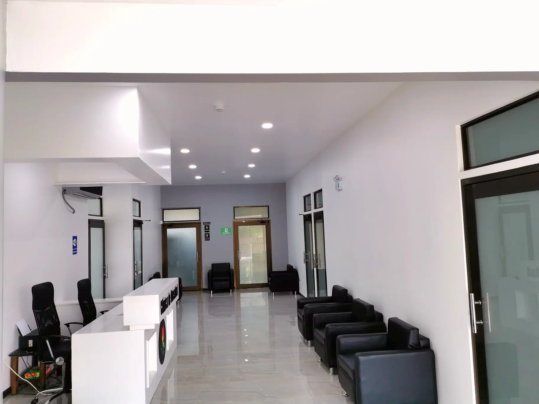 Recepción premium de consultorios en alquiler en Pérez Zeledón