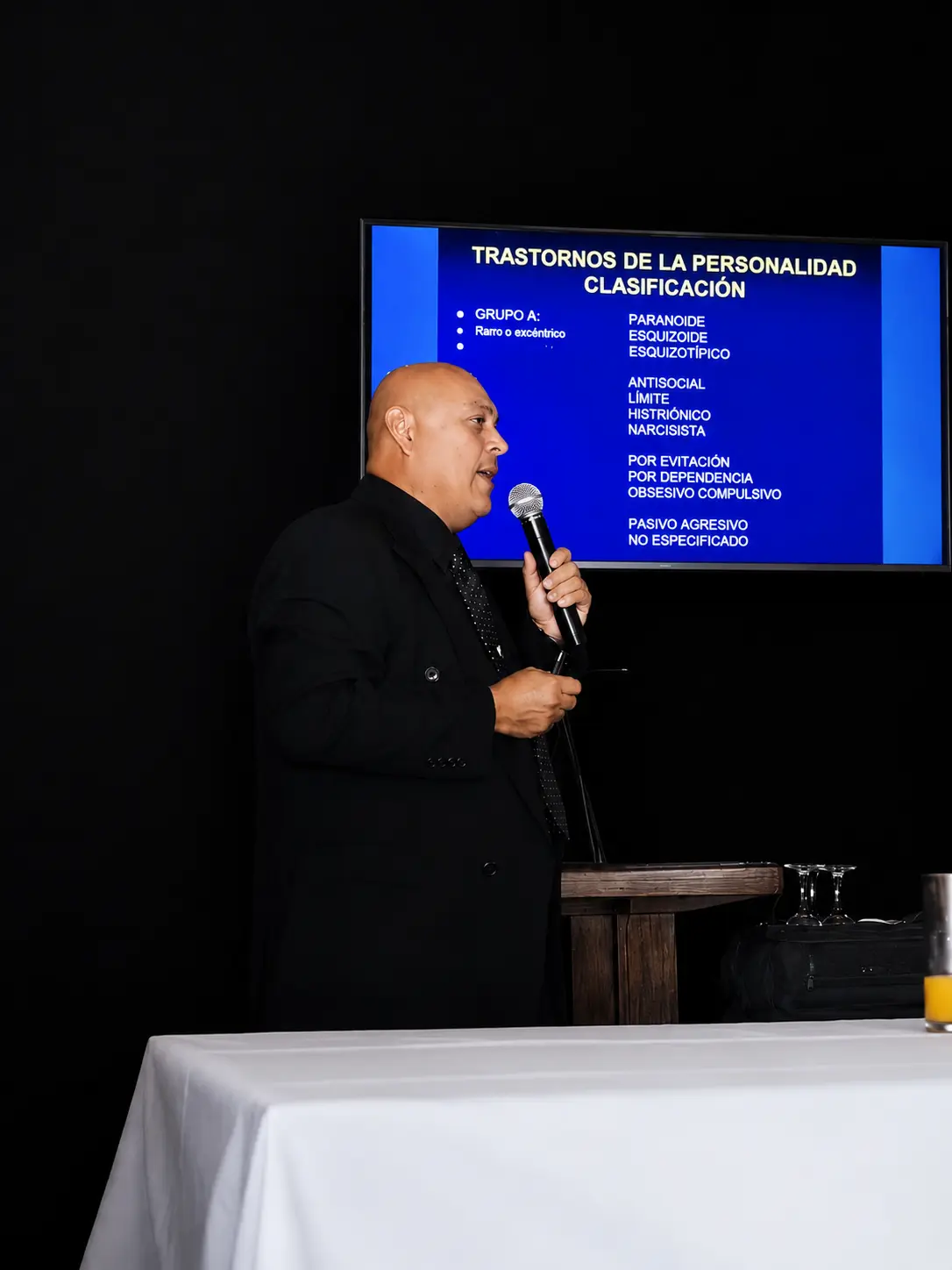 Charla y formación grupal del Dr. Ronald Pittí